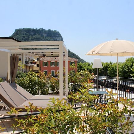 Hotel Tre Corone Garda  Buitenkant foto