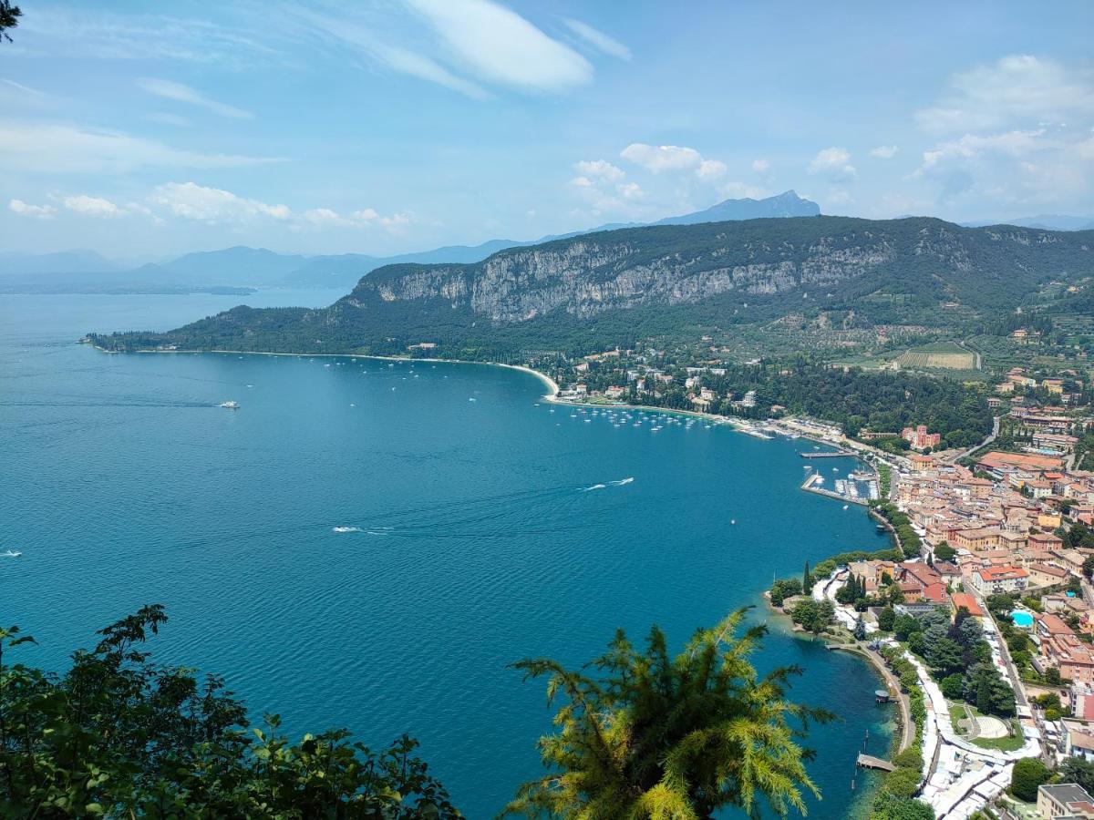 Hotel Tre Corone Garda  Buitenkant foto