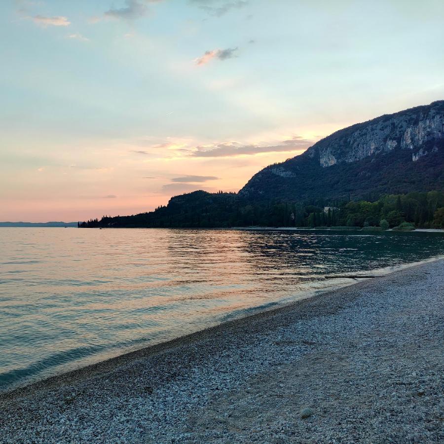 Hotel Tre Corone Garda  Buitenkant foto