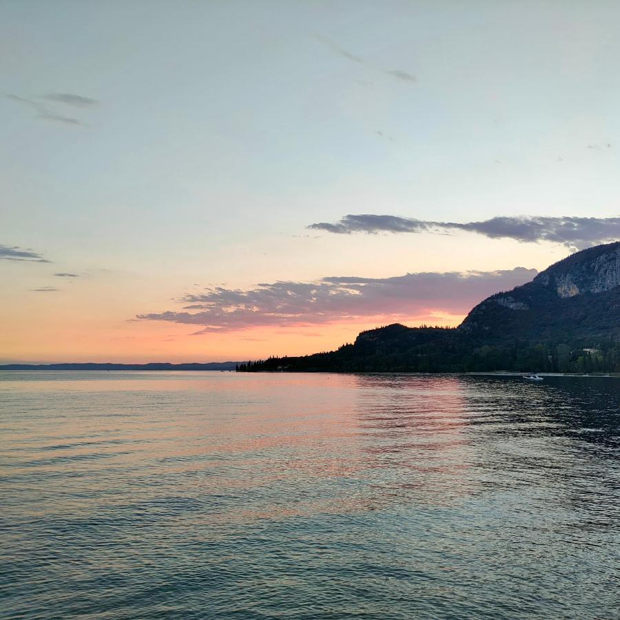 Hotel Tre Corone Garda  Buitenkant foto