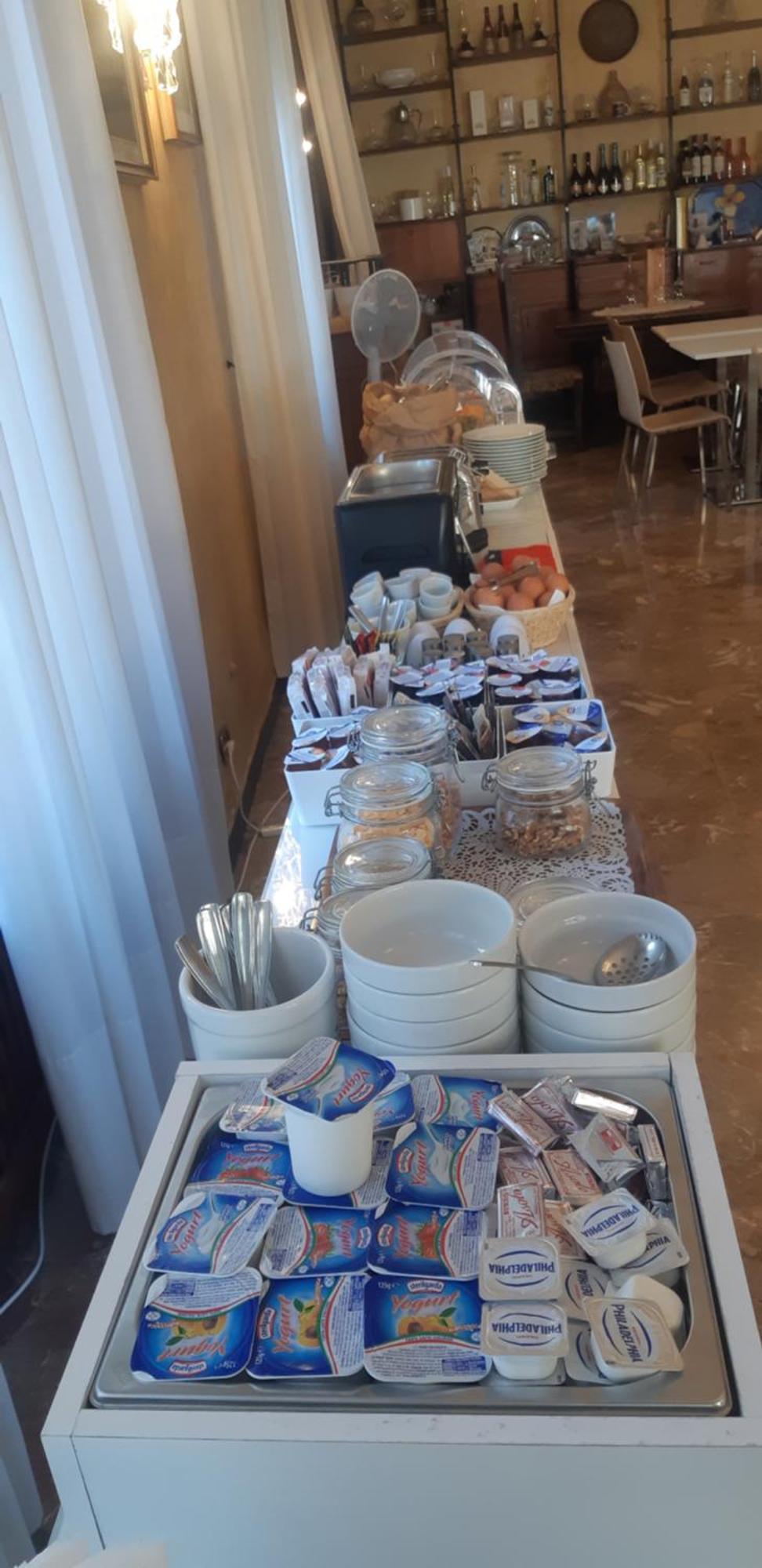 Hotel Tre Corone Garda  Buitenkant foto